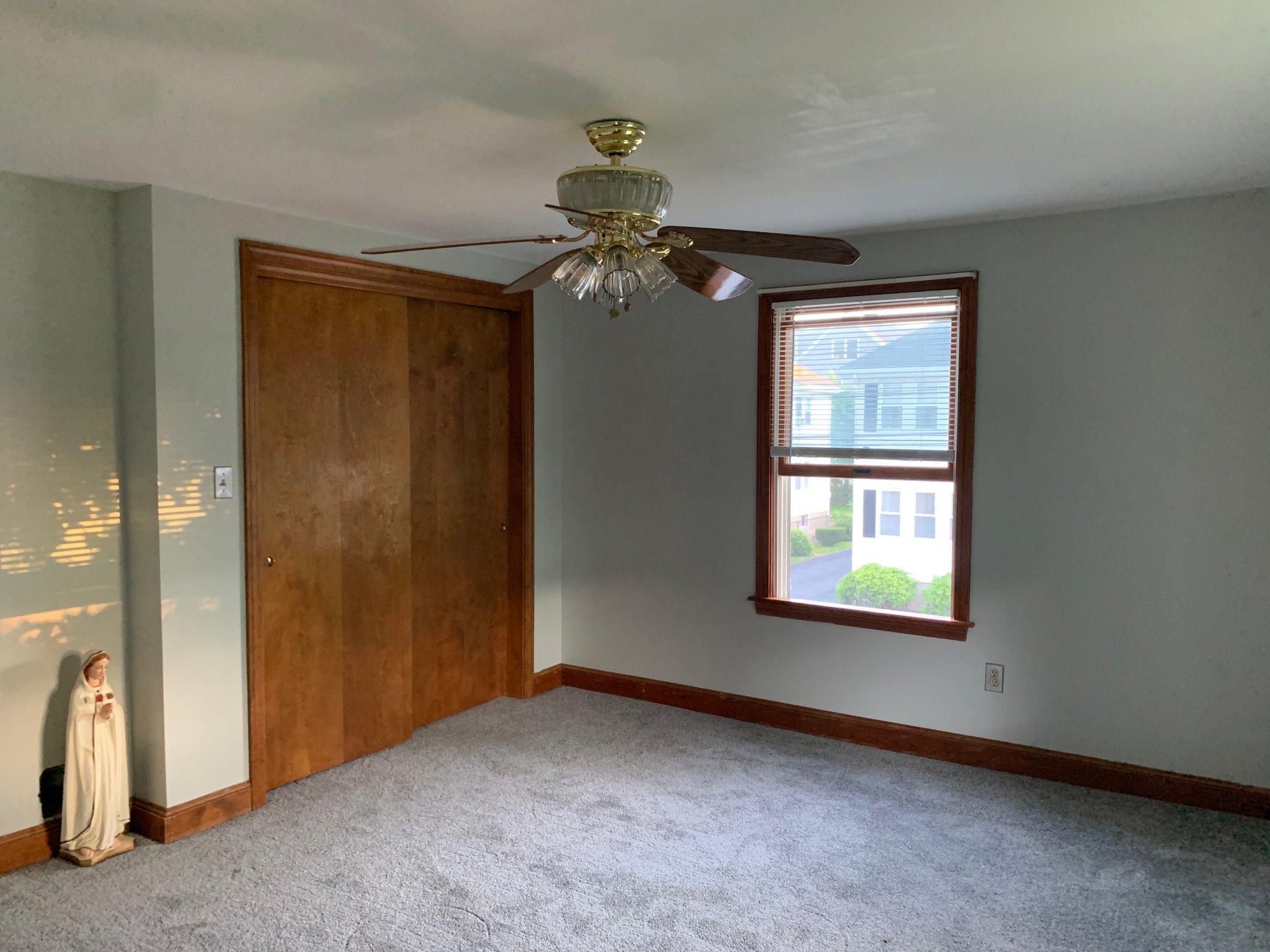 Waltham Apartment: 239 Grove St, Waltham MA