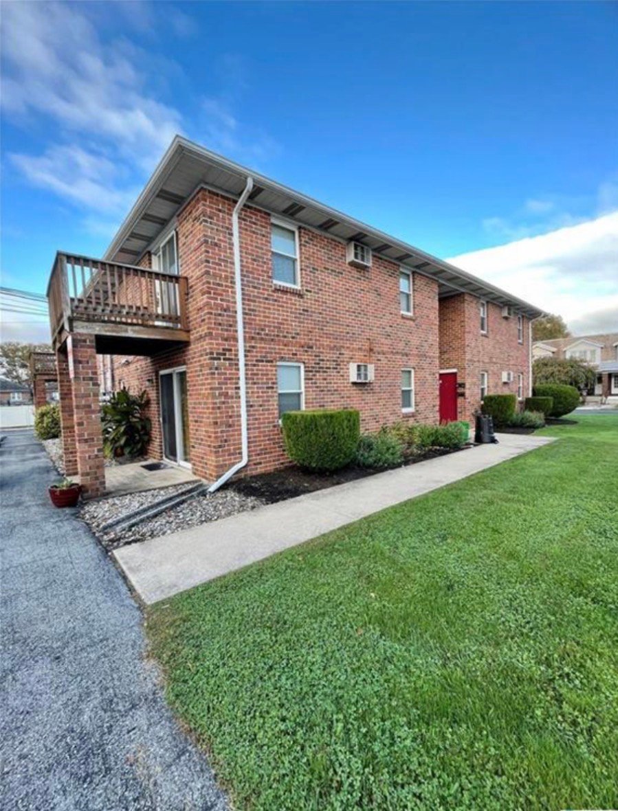 Allentown Apartment: 717 N Saint Elmo Street