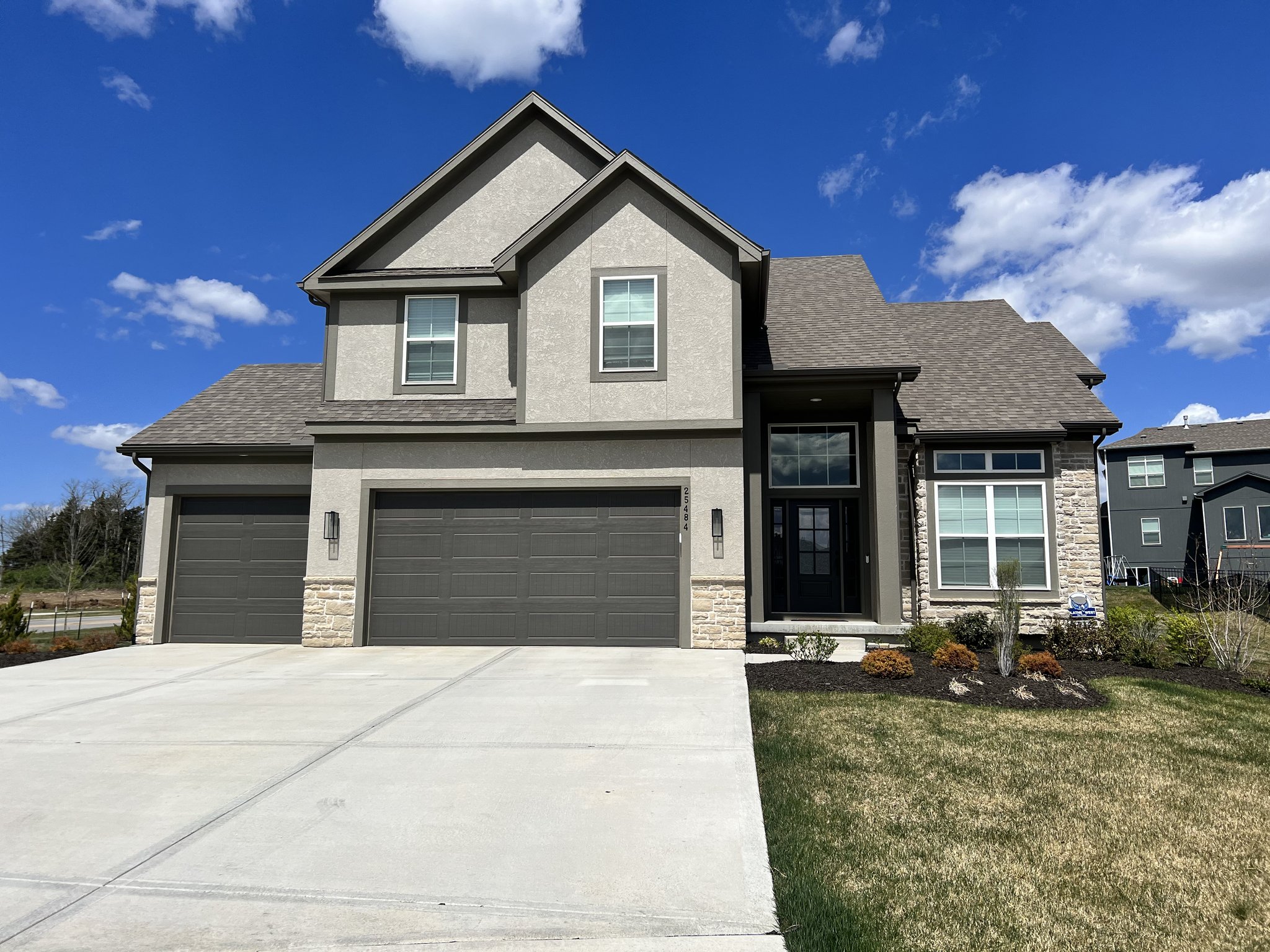 Olathe House: 25484 W 114th Ct