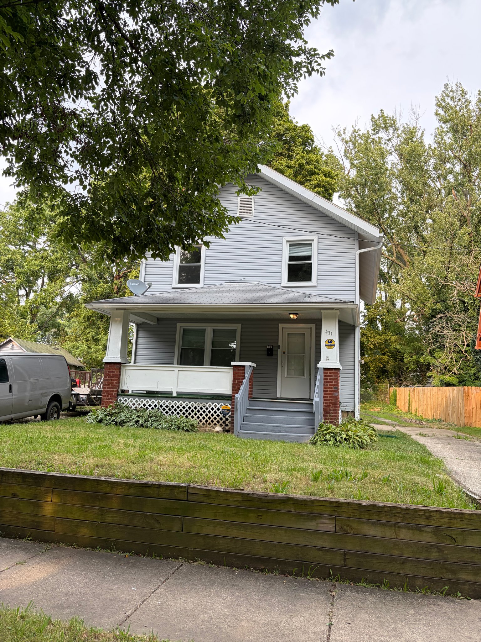 Akron House: 431 Noah Ave