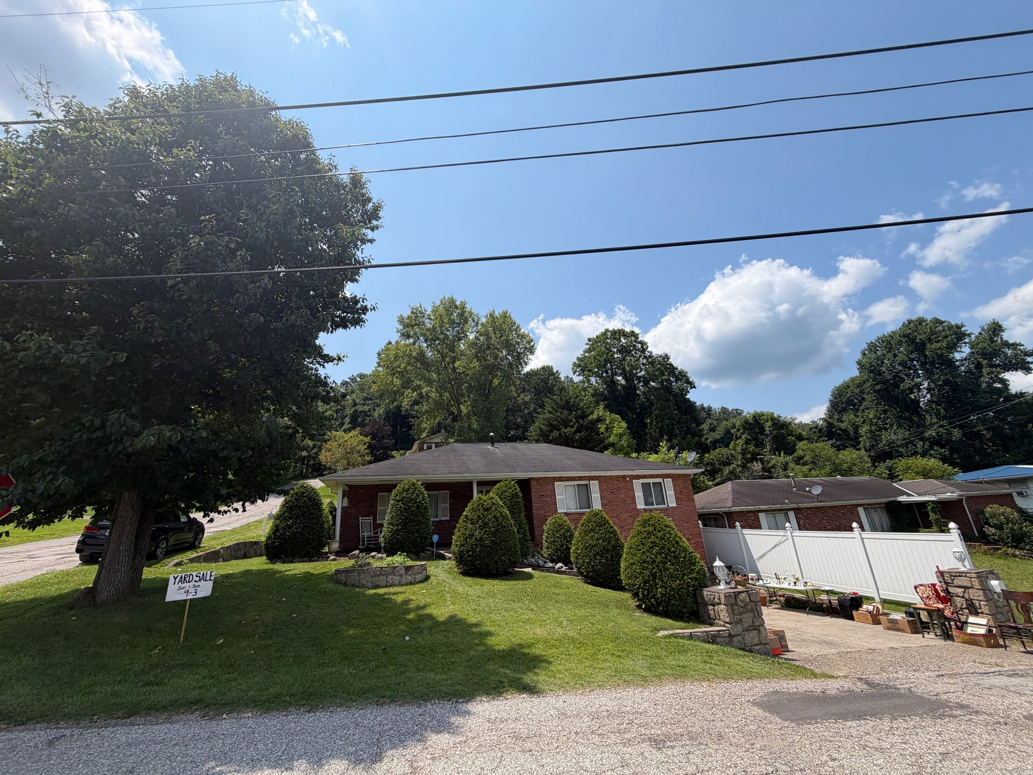 Charleston House: 1901 Pinewood Dr