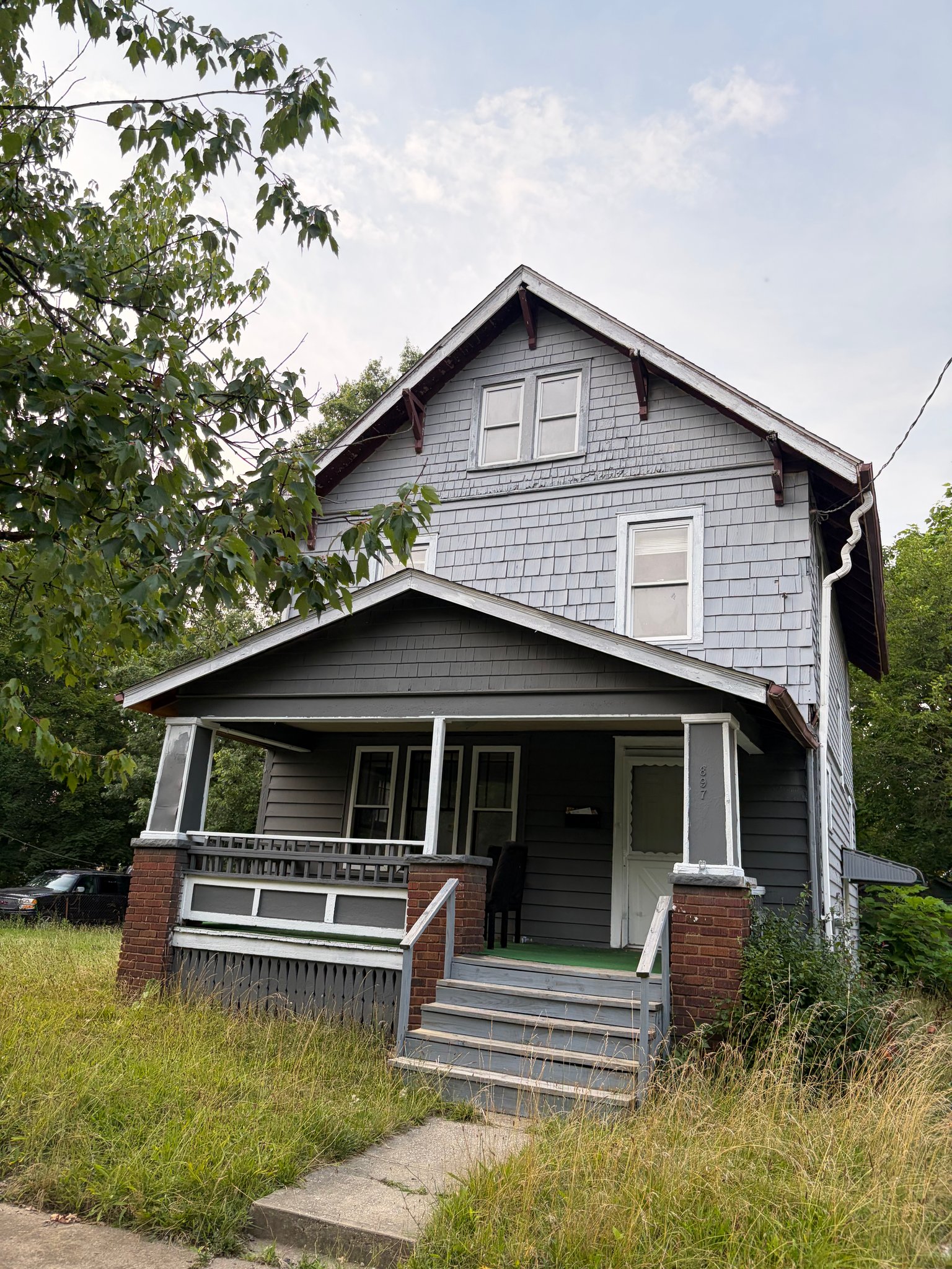 Akron House: 897 Peckham St
