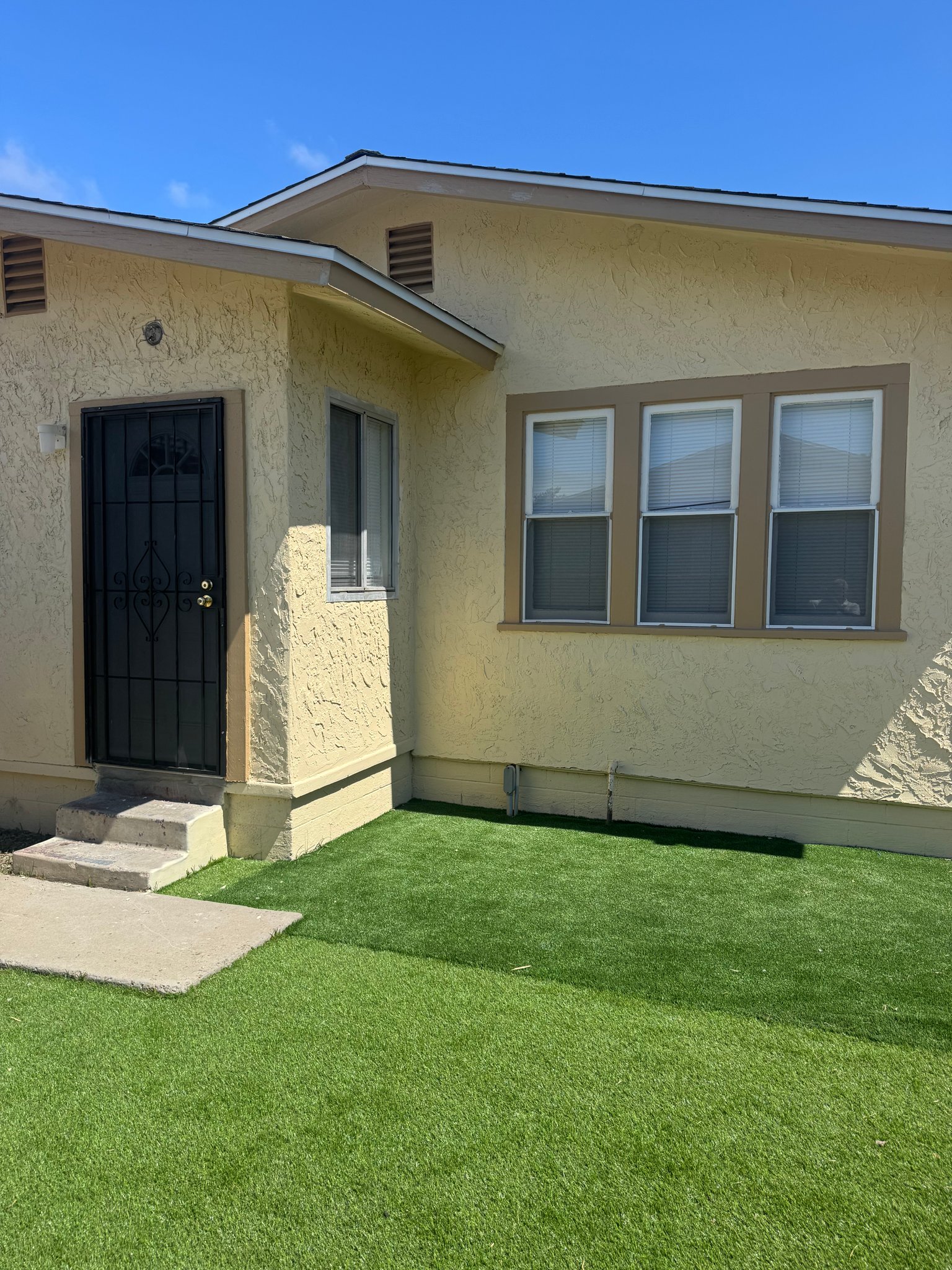 San Diego House: 3684 Beta St