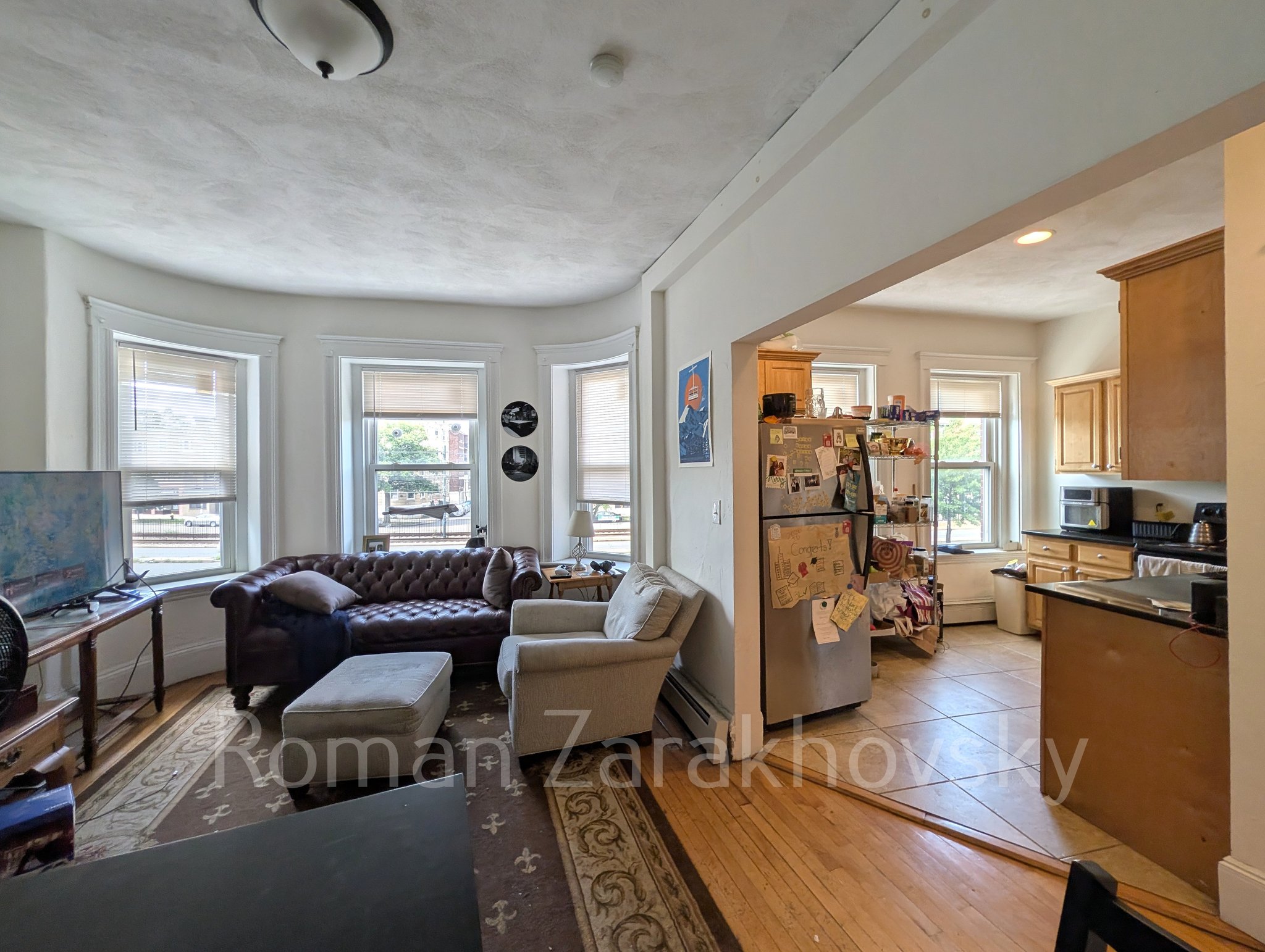 Allston Apartment: 1322 Comm Ave