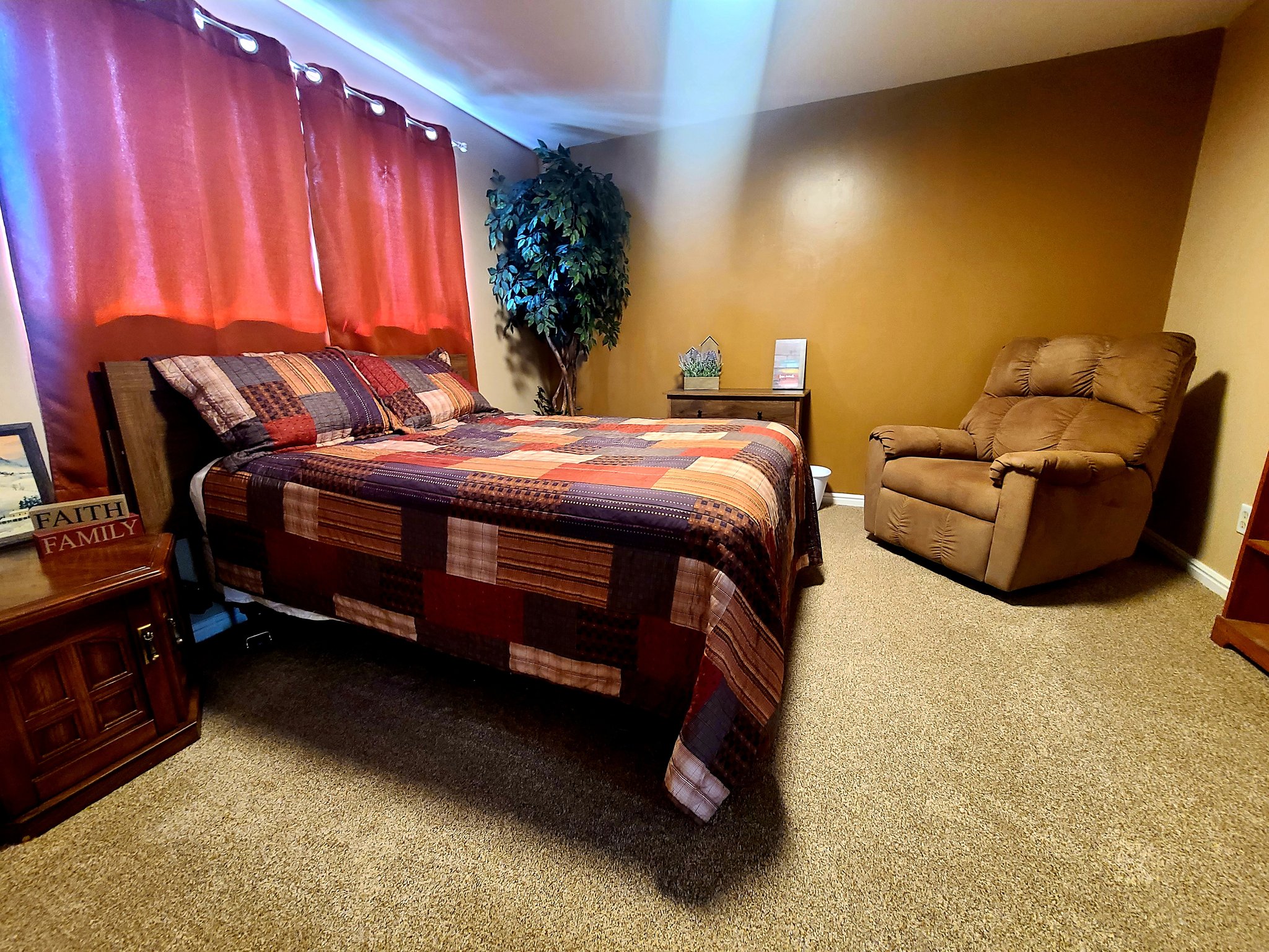 Cottonwood Heights Single Room: 6781 S 2300 E