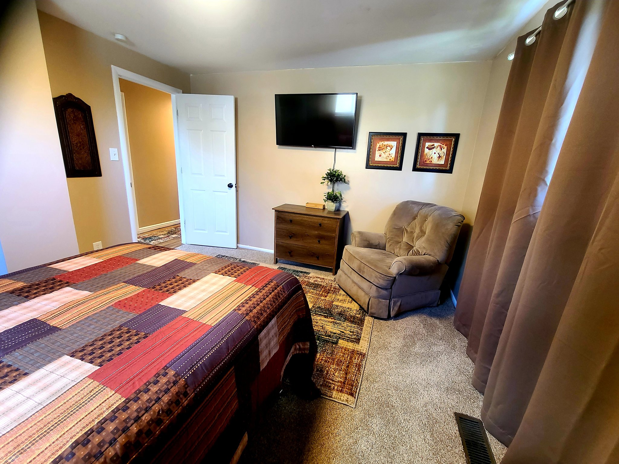 Cottonwood Heights Single Room: 6781 S 2300 E