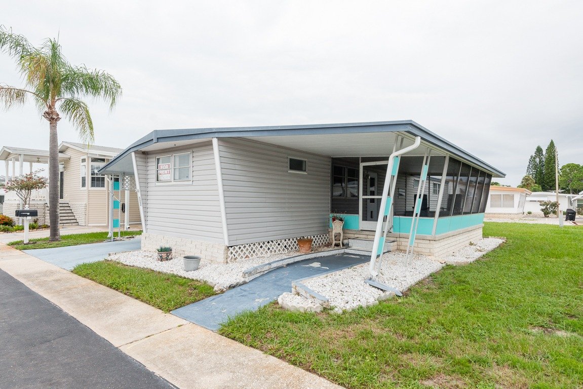 Dunedin House: 3301 US-19 ALT