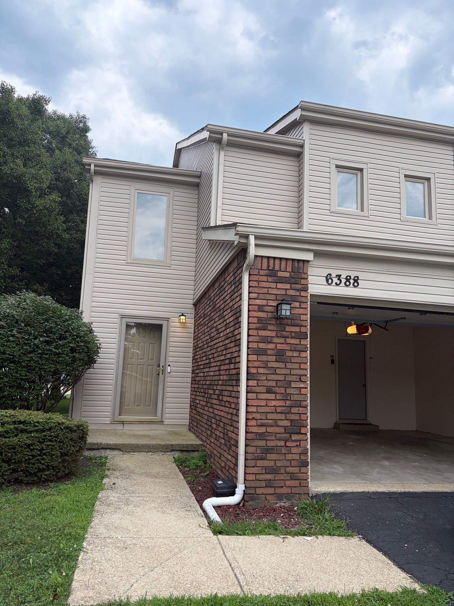 Dublin Multiplex: 6388 Dummerston Ct