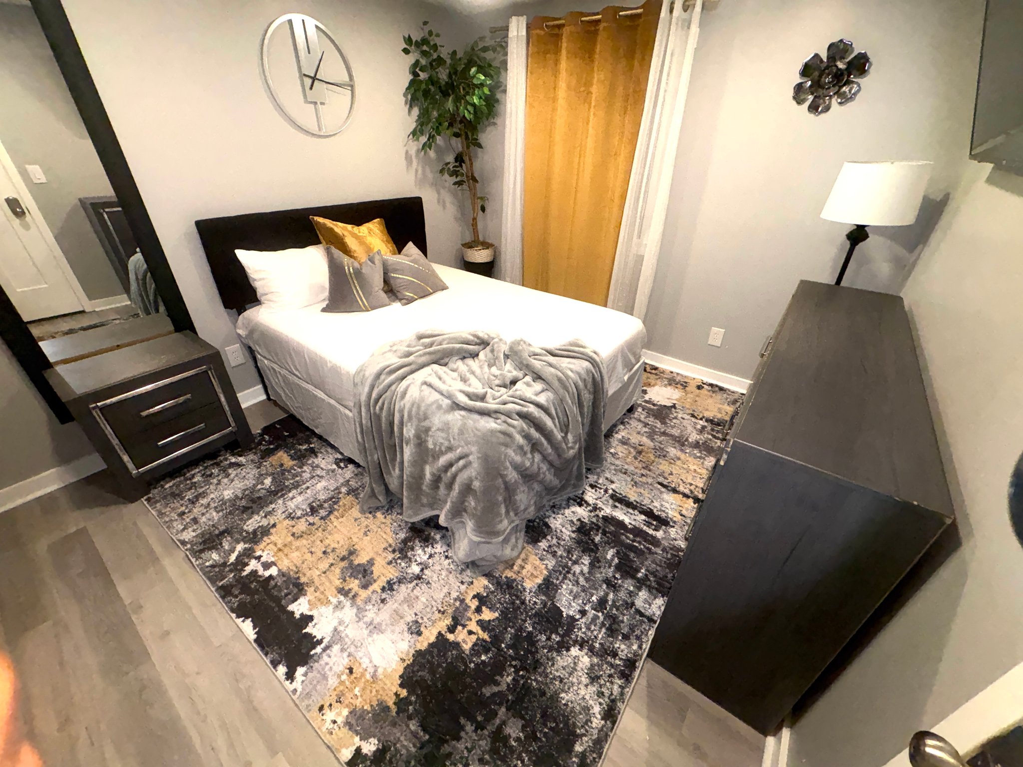 Fortville House: 1Lavina Ln