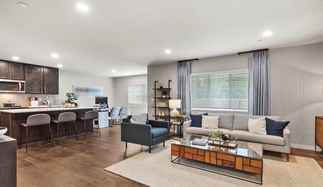 Everett House: 9532 7th Ave SE