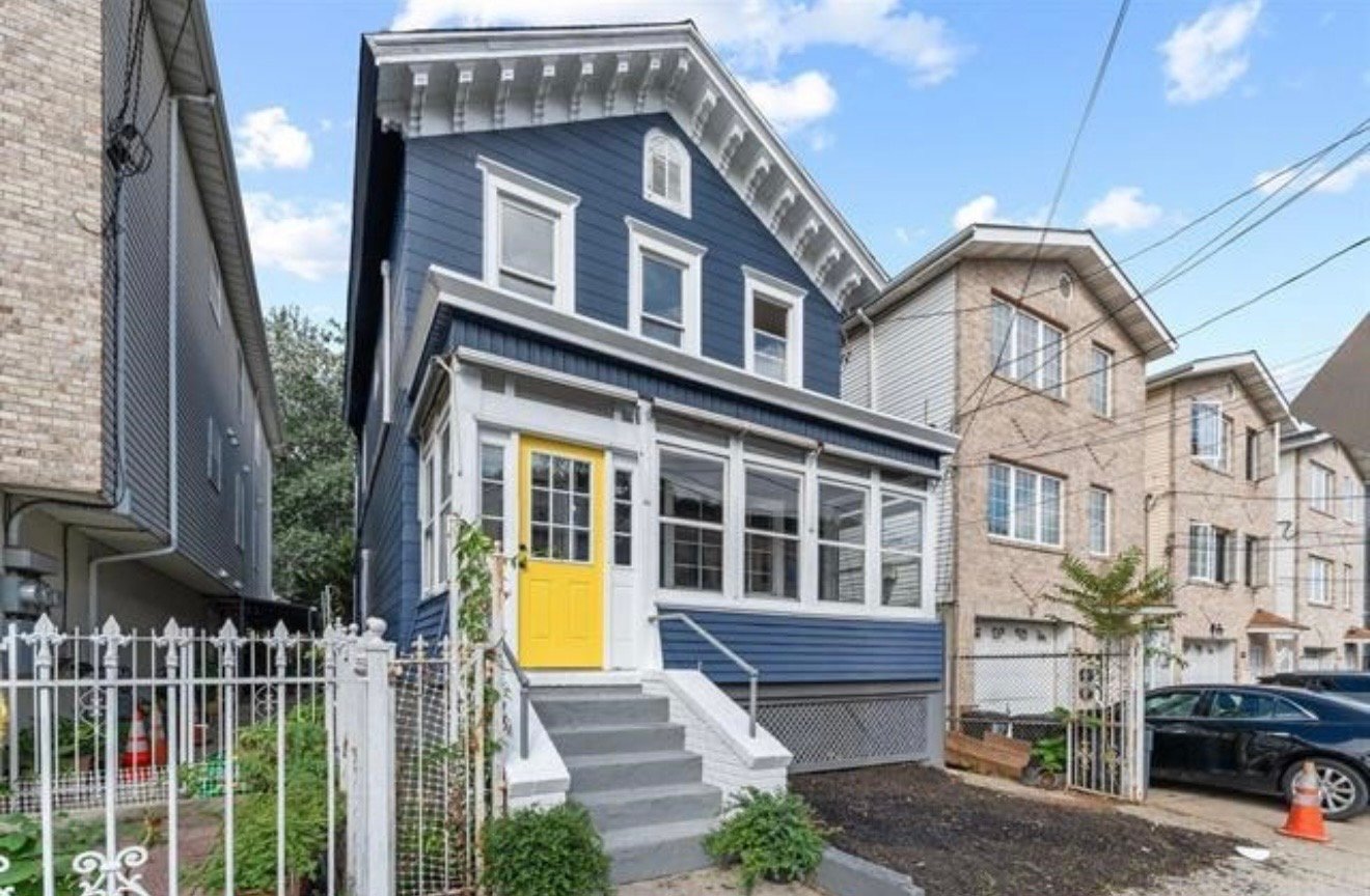 Jersey City Townhome: 114 Oak St