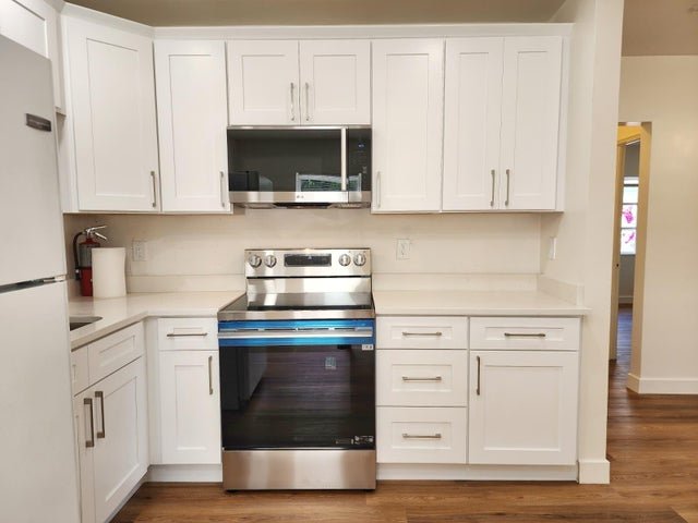 Boynton Beach House: 617 NE 8TH Avenue