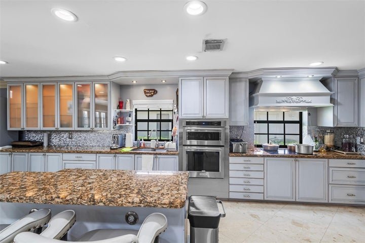 Boca Raton House: 5223 DEERHURST CRESCENT Circle
