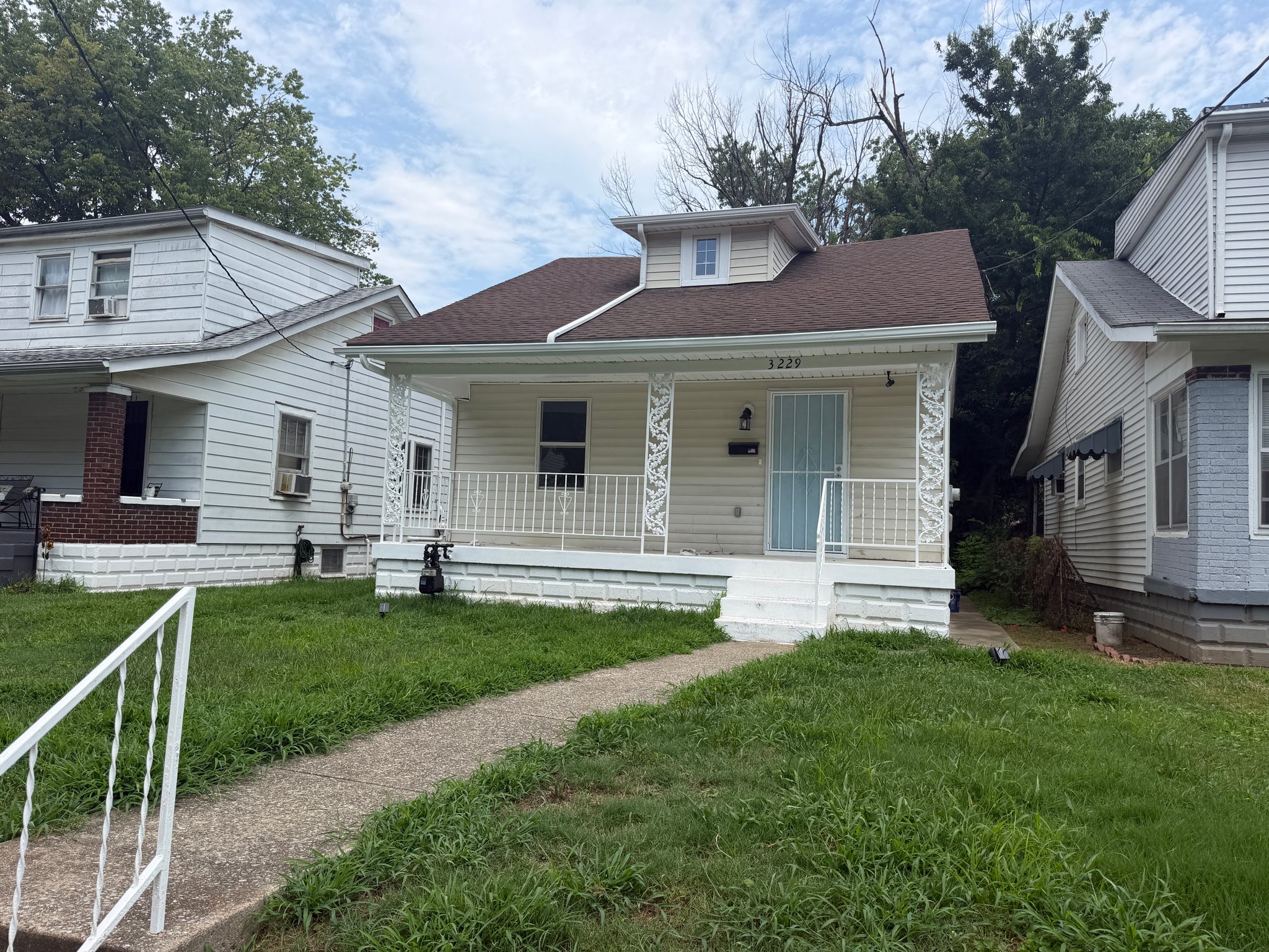 Louisville House: 3229 Kirby