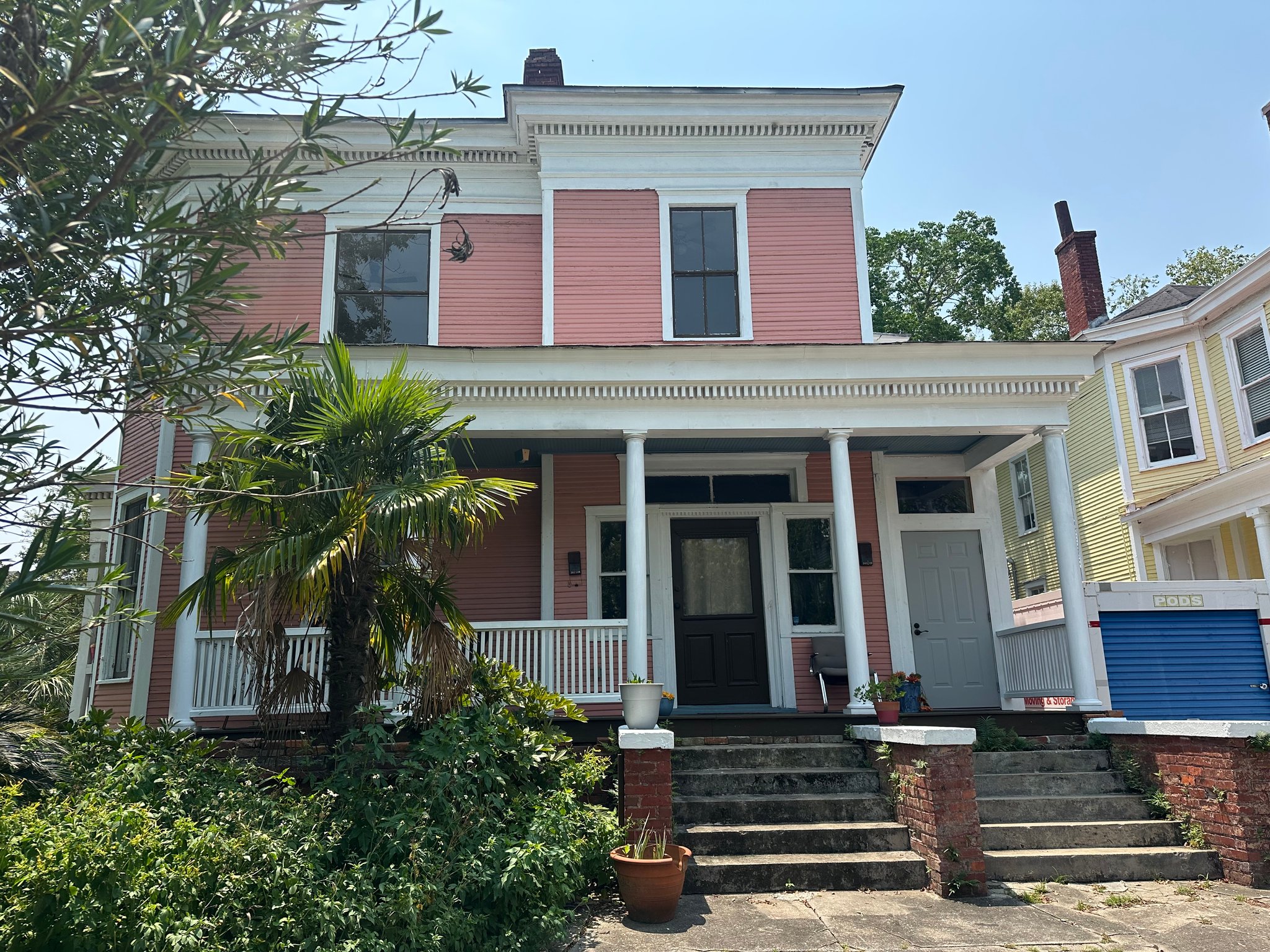 Savannah Apartment: 203 W 35th St