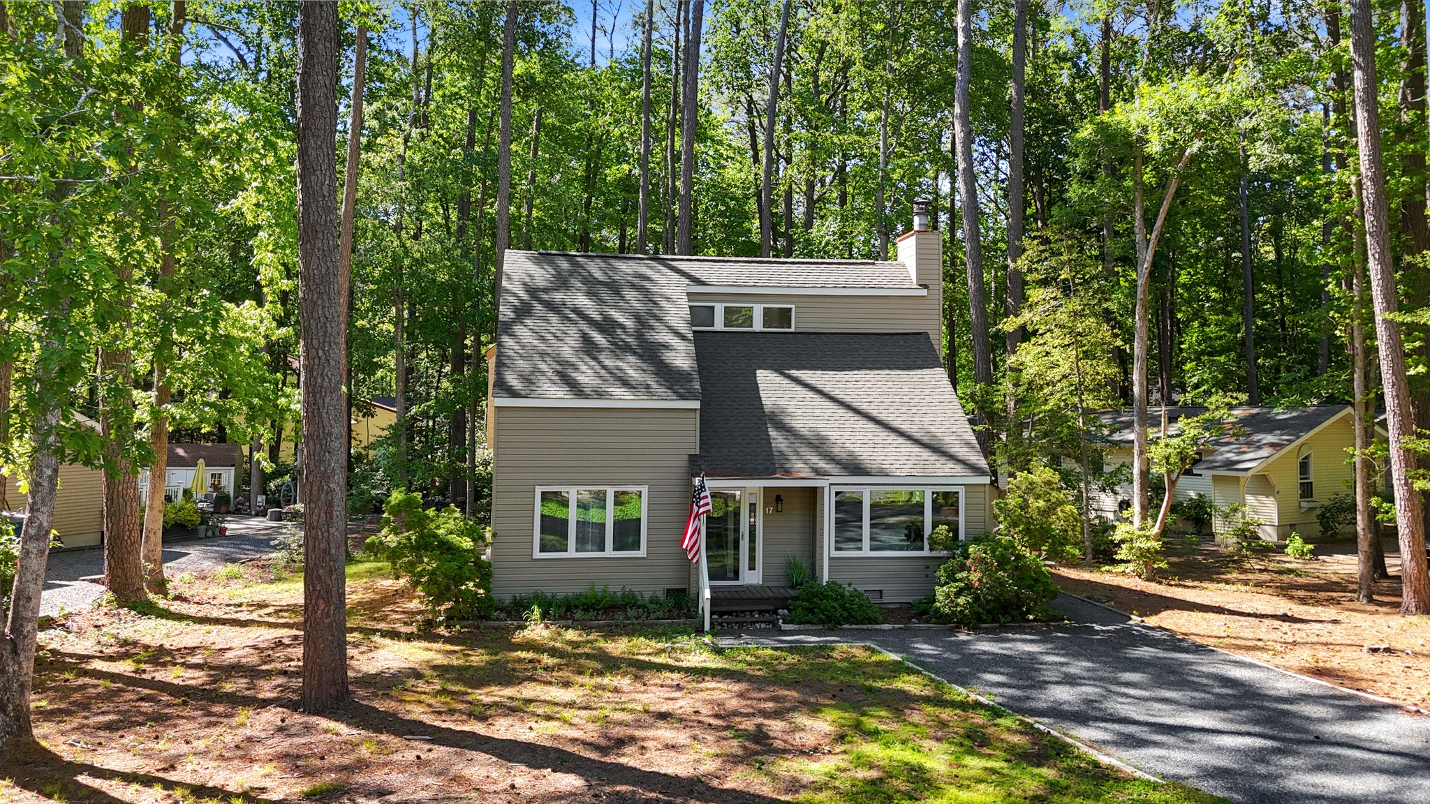 Berlin House: 17 Falconbridge Rd
