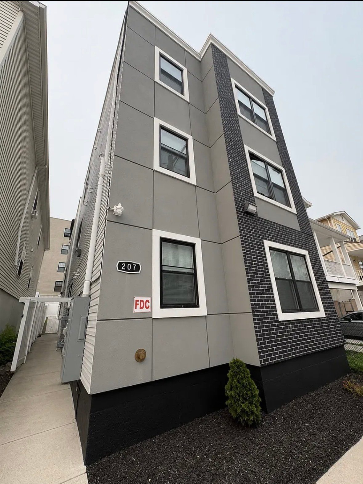Paterson Apartment: 207 Governor St
