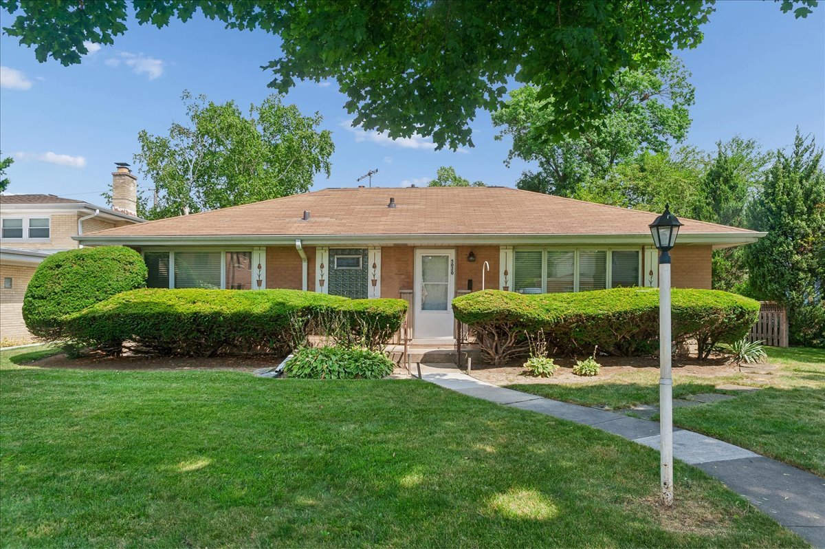 Skokie House: 5020 Coyle