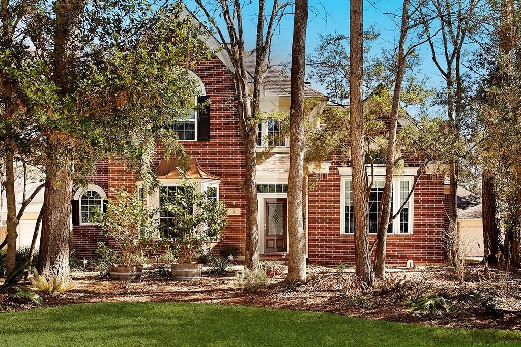 Spring House: 6 Thornbush Pl