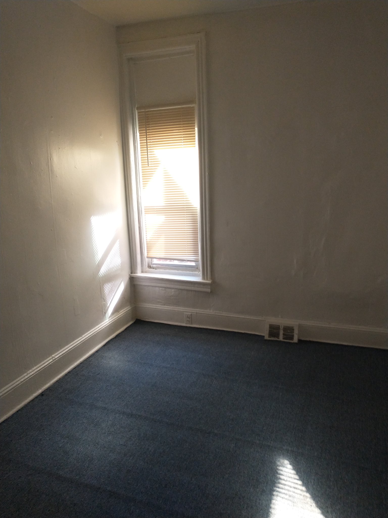 Philadelphia Single Room: 1906 Church St