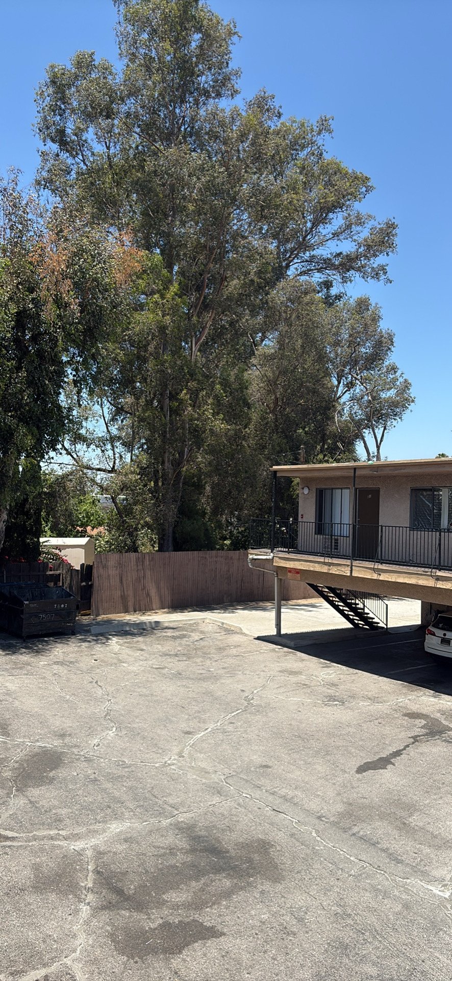 Van Nuys Apartment: 7507 Woodman Ave