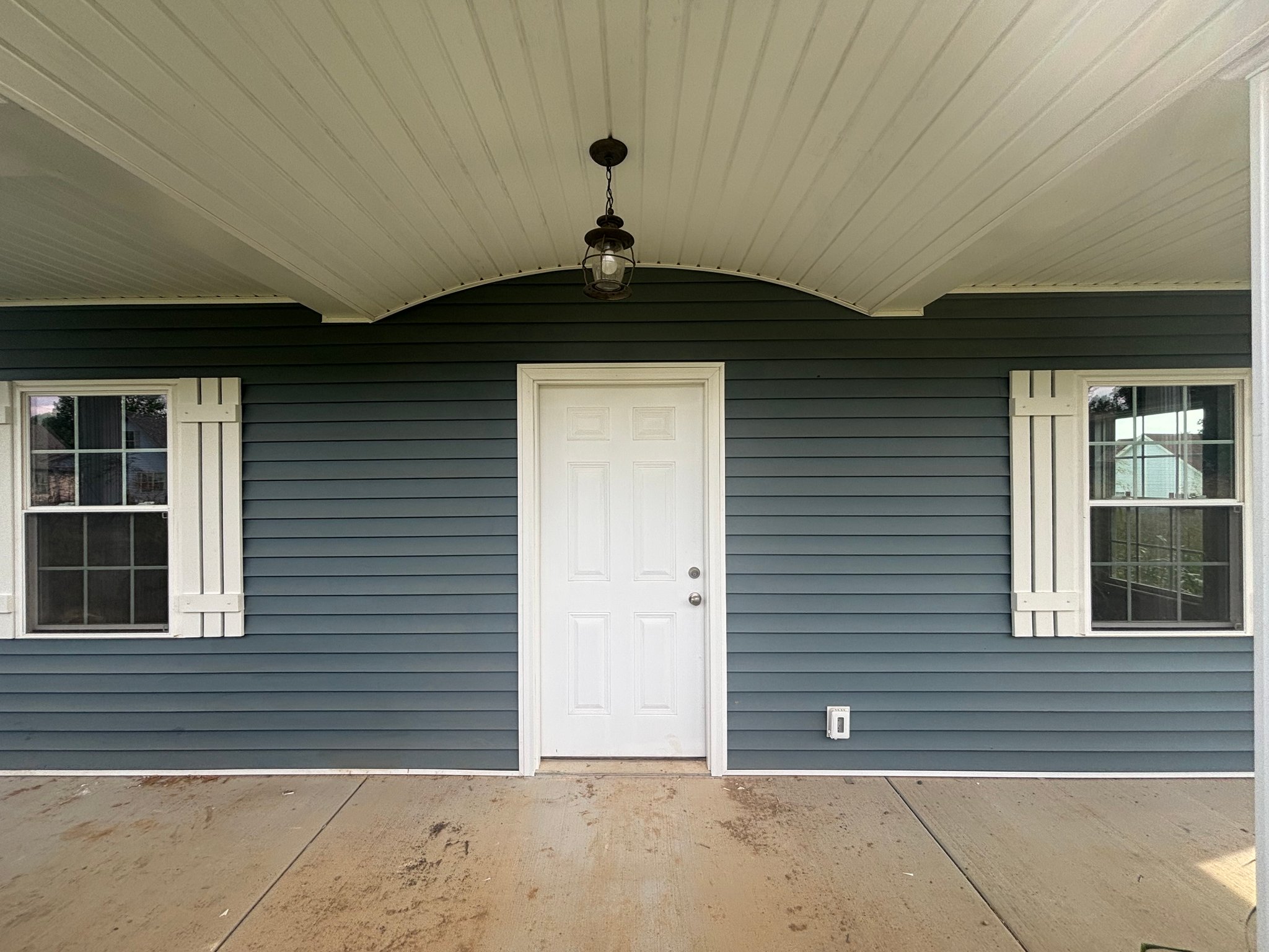 Lafayette House: 146 Apache