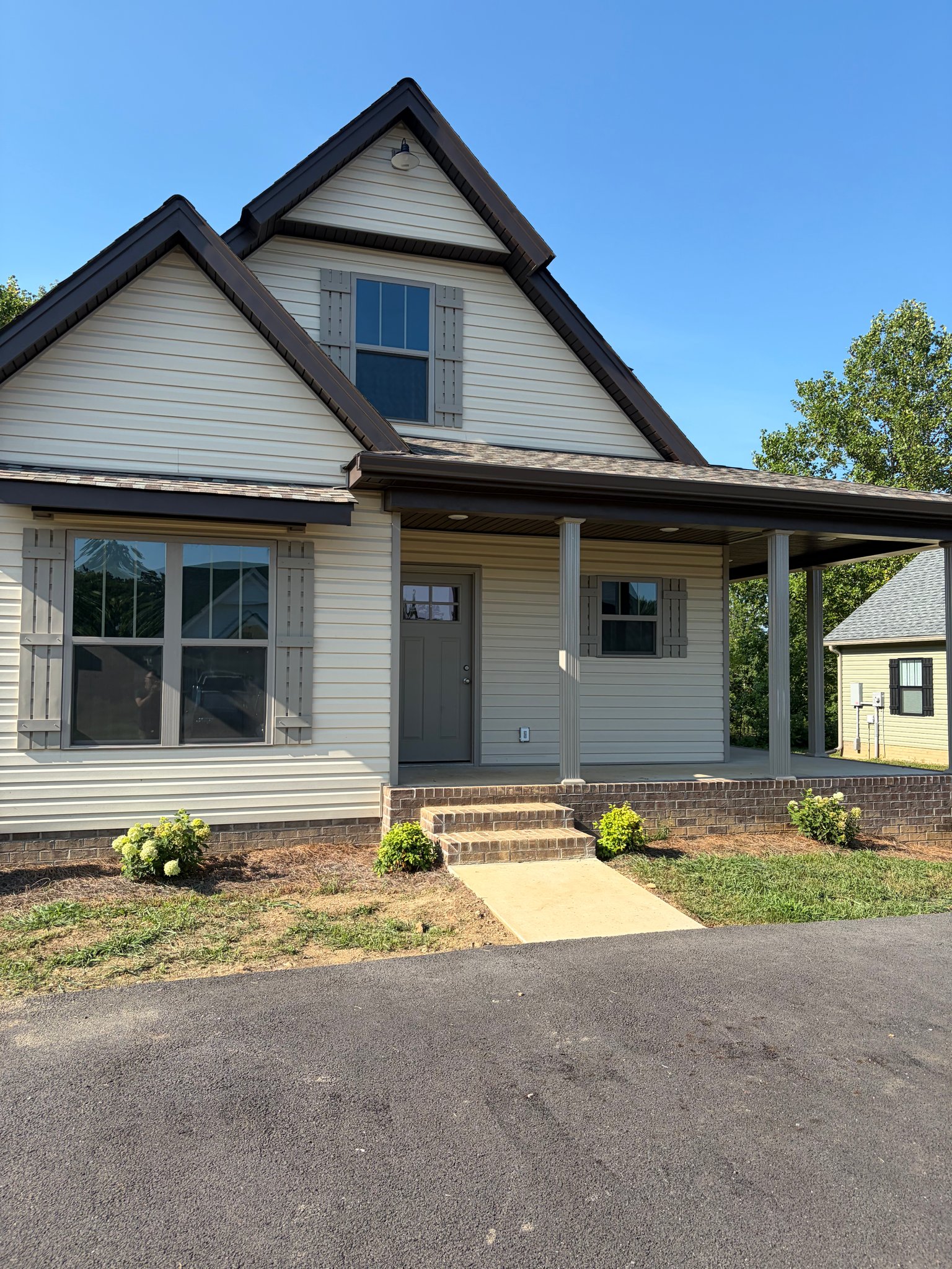 Lafayette House: 153 Apache