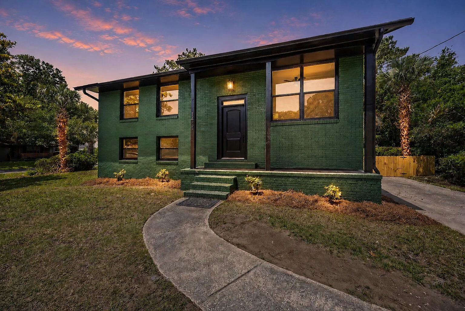 Charleston House: 1411 Westway Dr