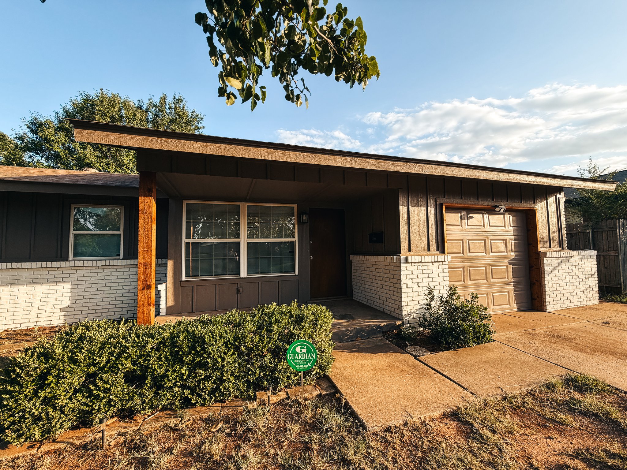Warr Acres House: 6336 N Hammond