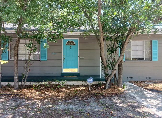 Saint Petersburg House: 5026 1st Ave N