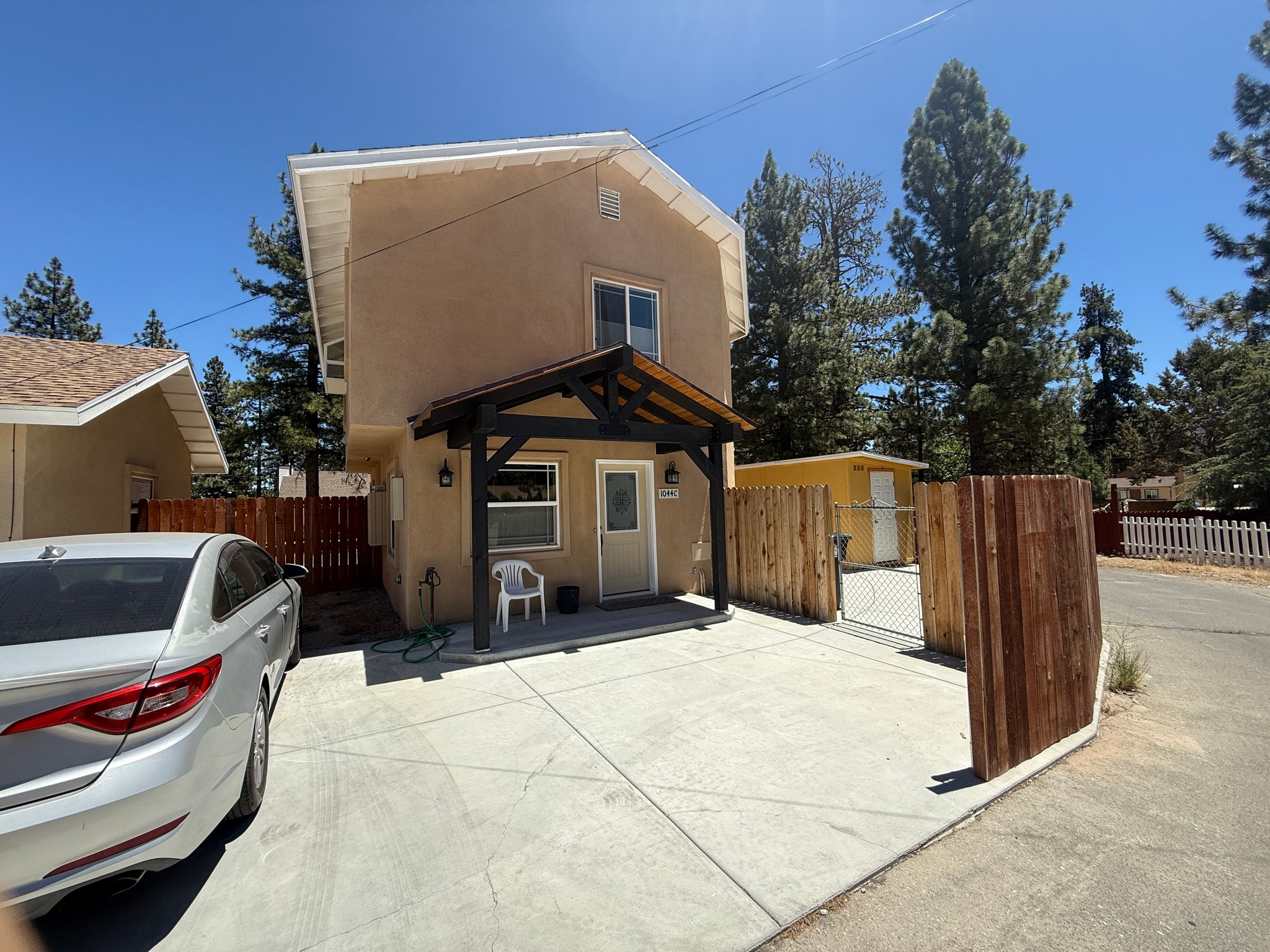 Big Bear House: 1044 Circle