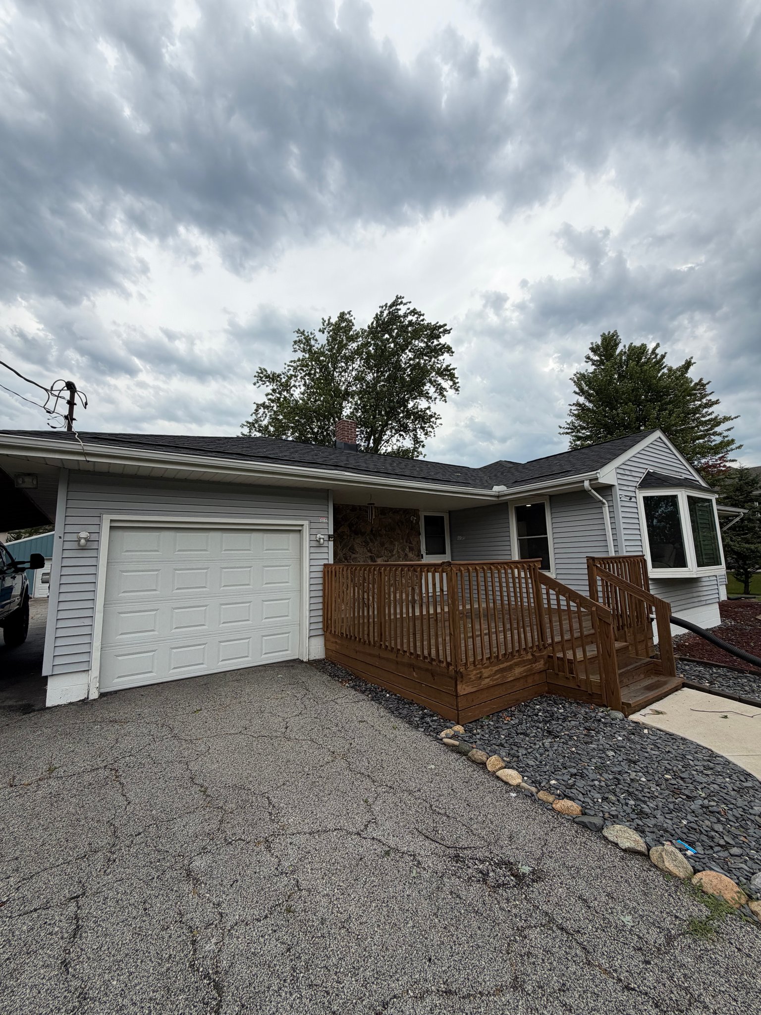 Crown Point House: 11108 Iowa St
