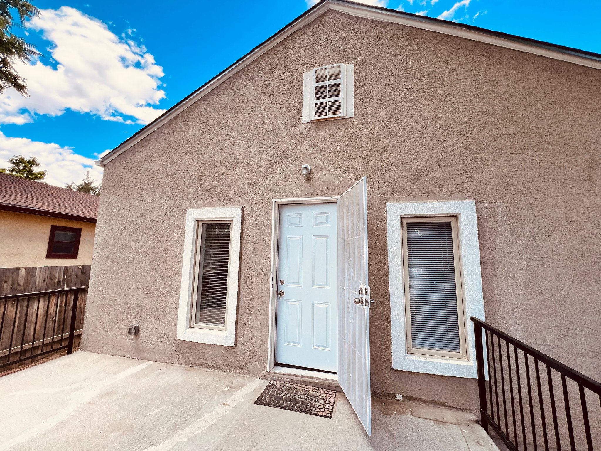 Pueblo House: 1123 W 16th St