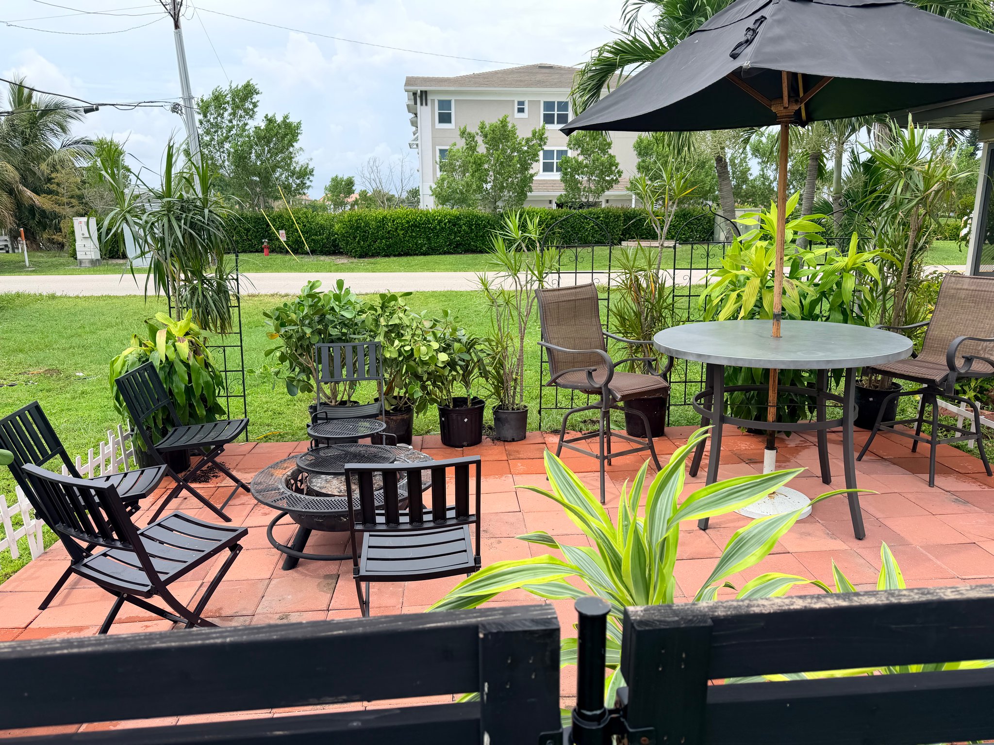 CAPE CORAL Multiplex: 5204 CORONADO PKWY