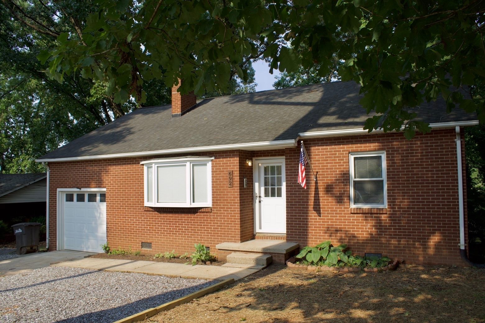Statesville House: 692 Brookdale Dr