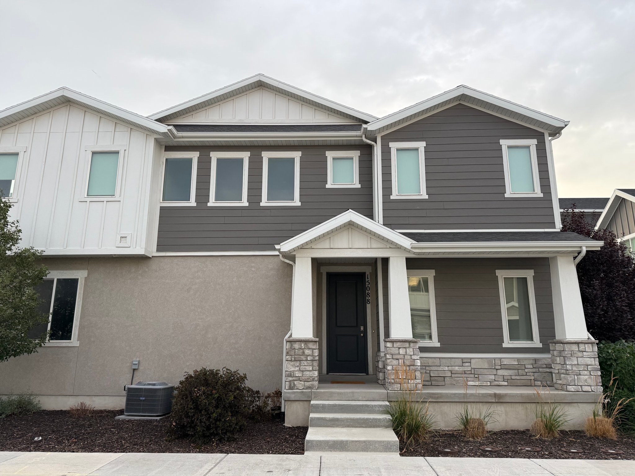 Bluffdale Townhome: 15088 S Wild Horse Way