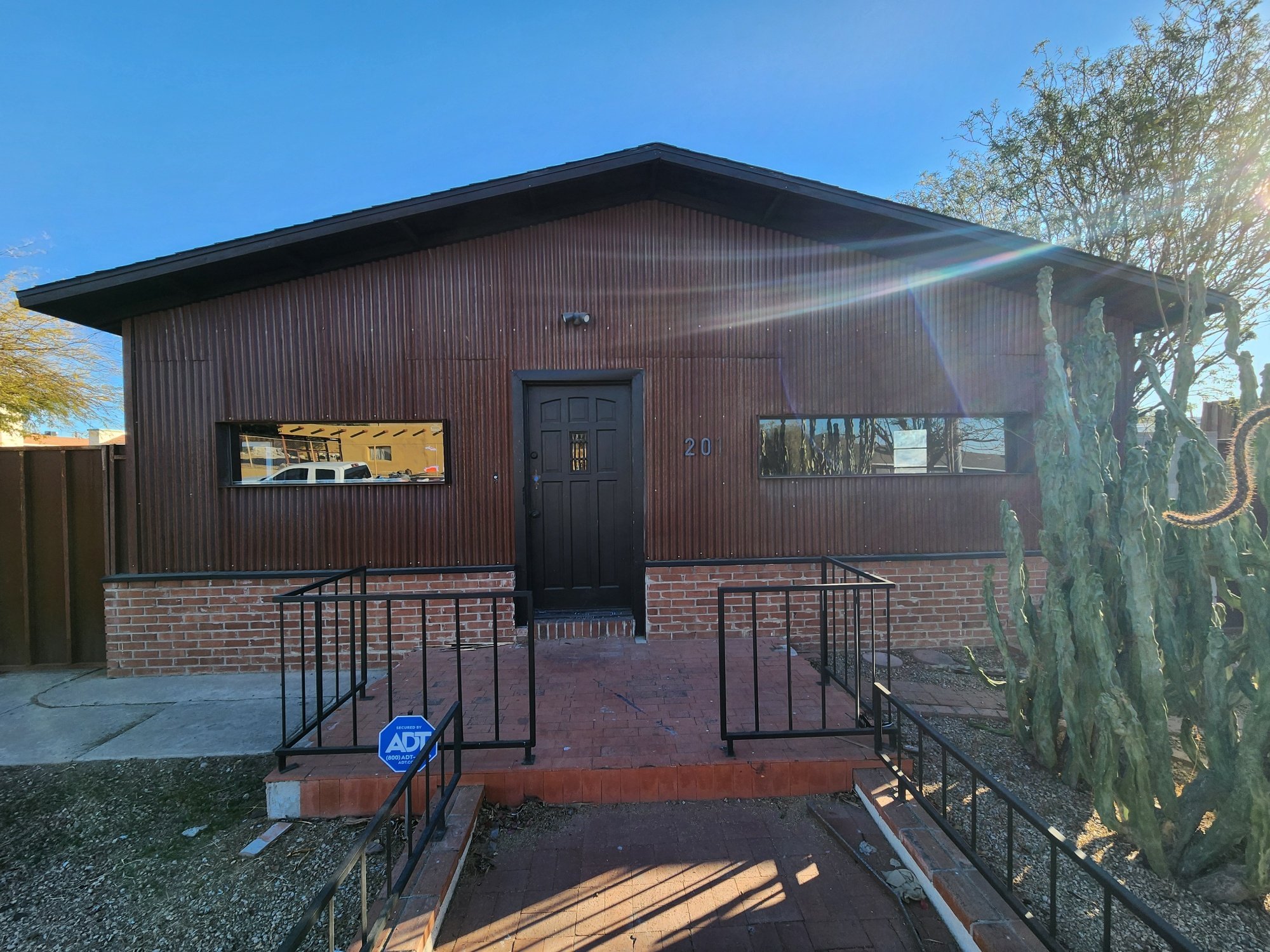 Phoenix House: 201 East Alice Avenue