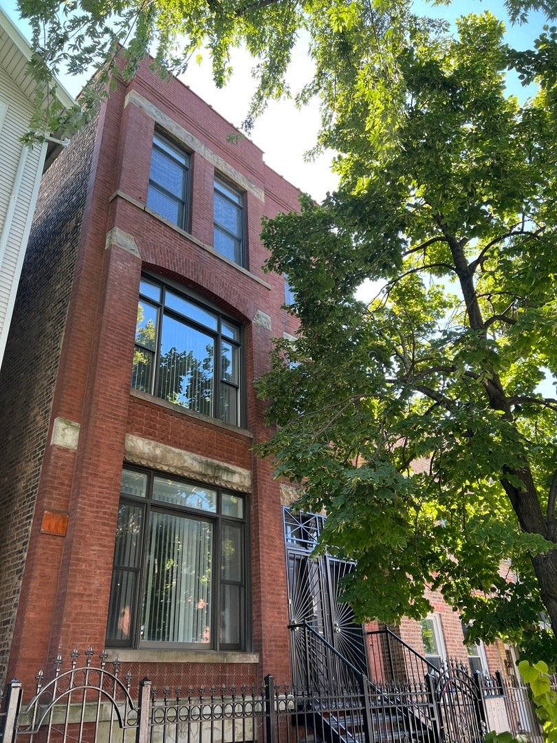 Chicago Multiplex: 1227 W Ohio St