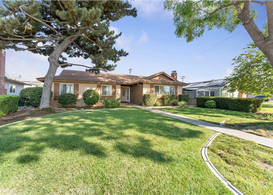 Rancho Cucamonga House: 9882 Hampshire St