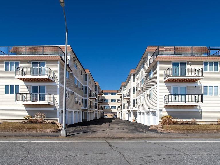 Hampton Condo: 407 Ocean Blvd