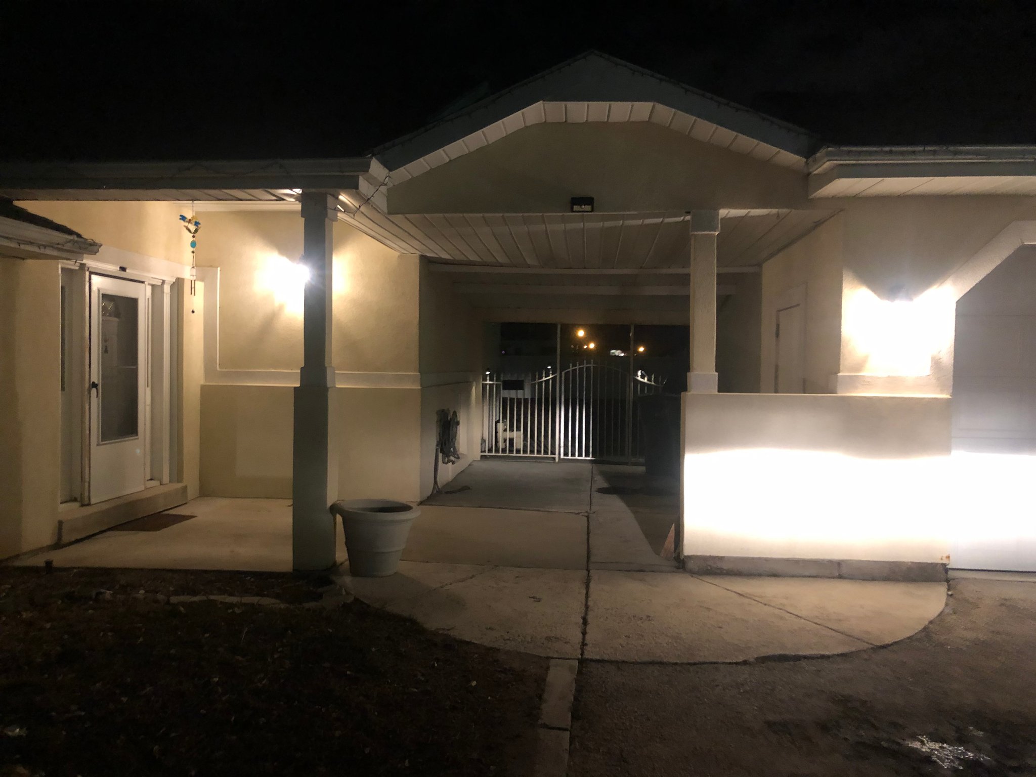 Riverton House: 12272 S 2700 W