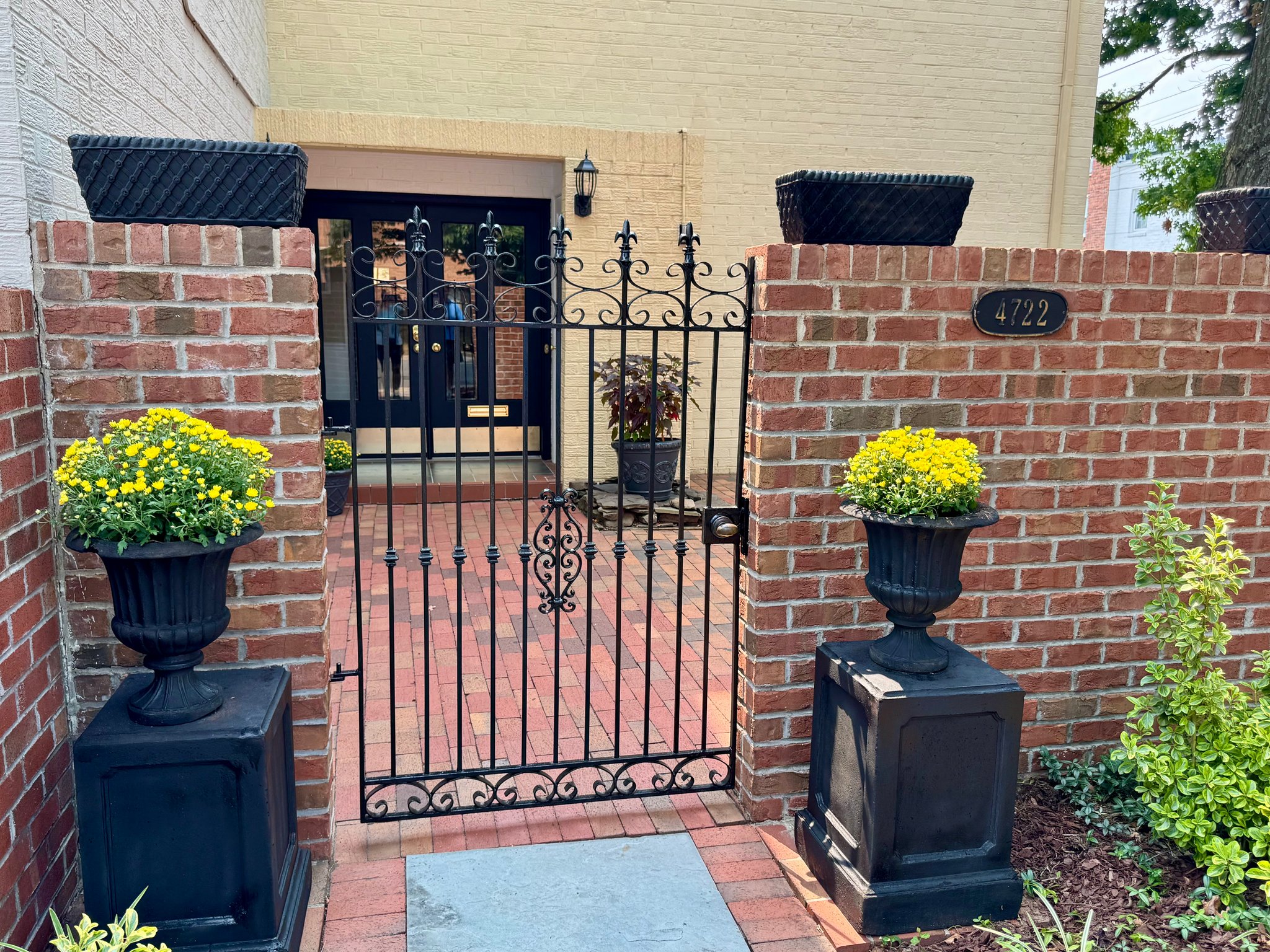 Arlington Townhome: 4722 21st St N