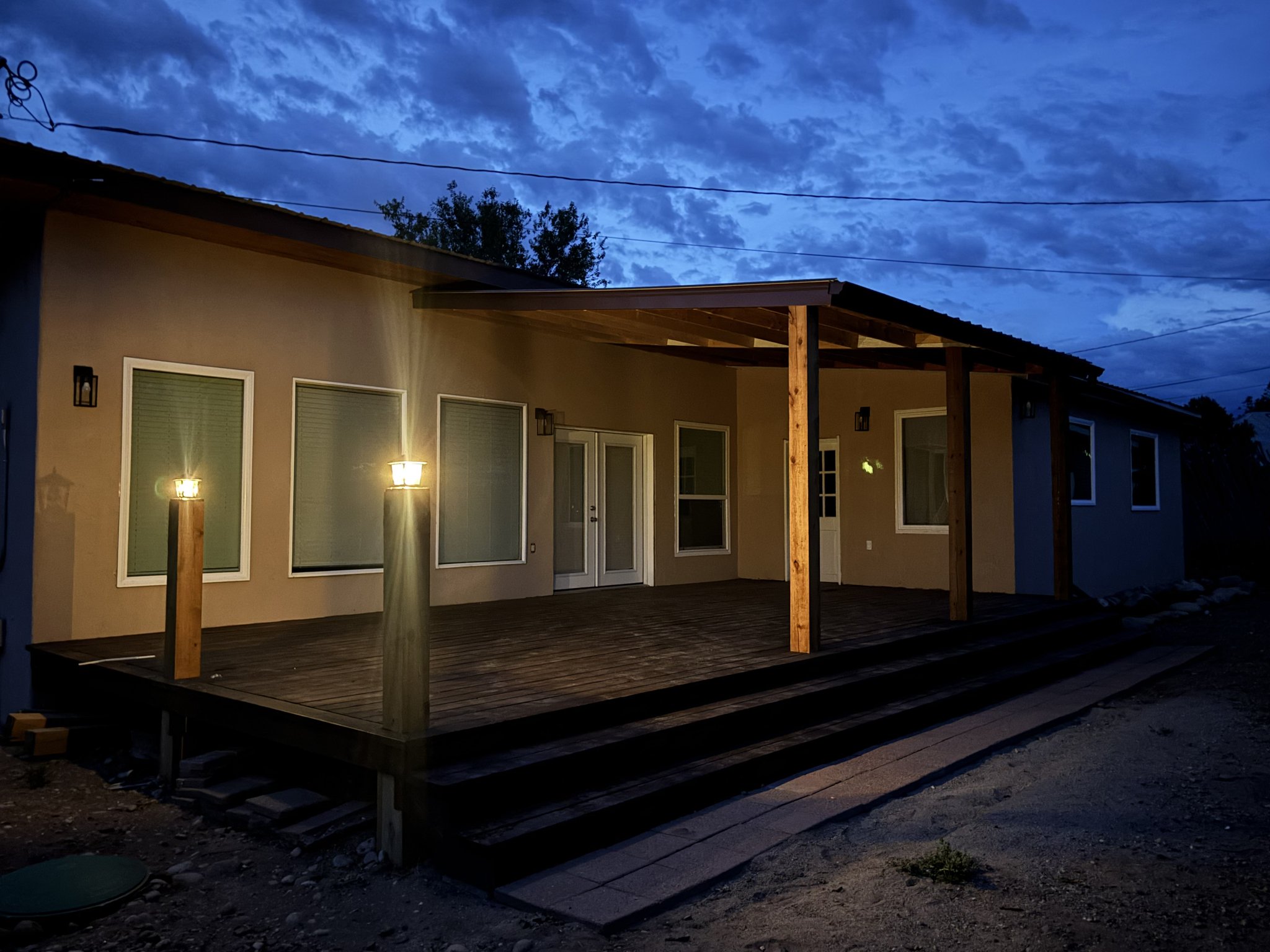 Penasco House: 86 Camino de la Acequia Madre