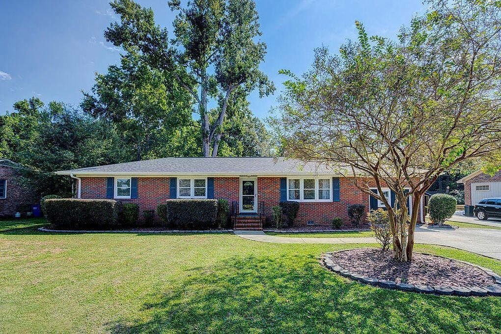 Wilmington House: 233 Jeb Stuart Dr
