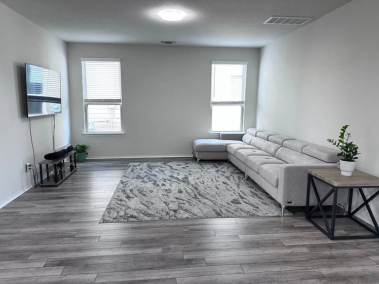Georgetown House: 508 Black Alder St