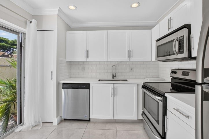 Boca Raton Townhome: 6665 VIA REGINA