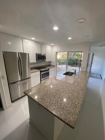 Palm Beach Gardens Townhome: 2102 Appleton Court