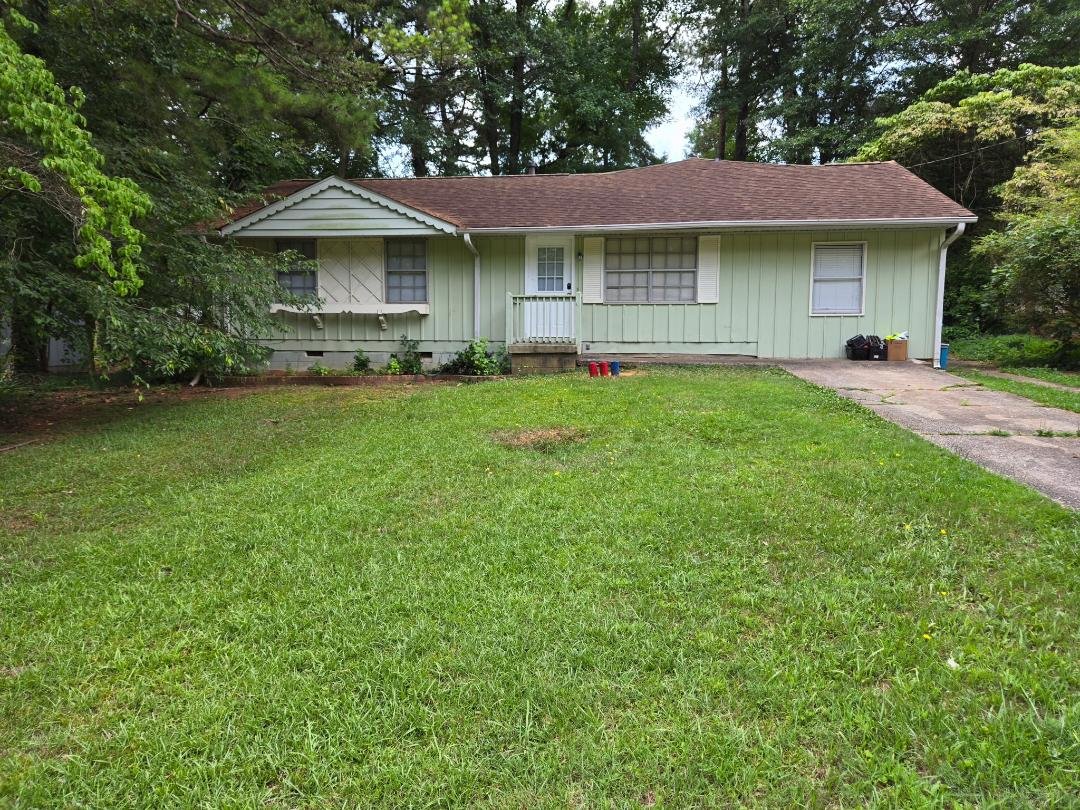 Forest Park Single Room: 957 Martha Dr
