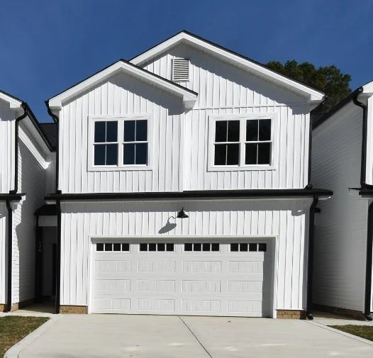 Four Oaks Townhome: 184 W Allen St.