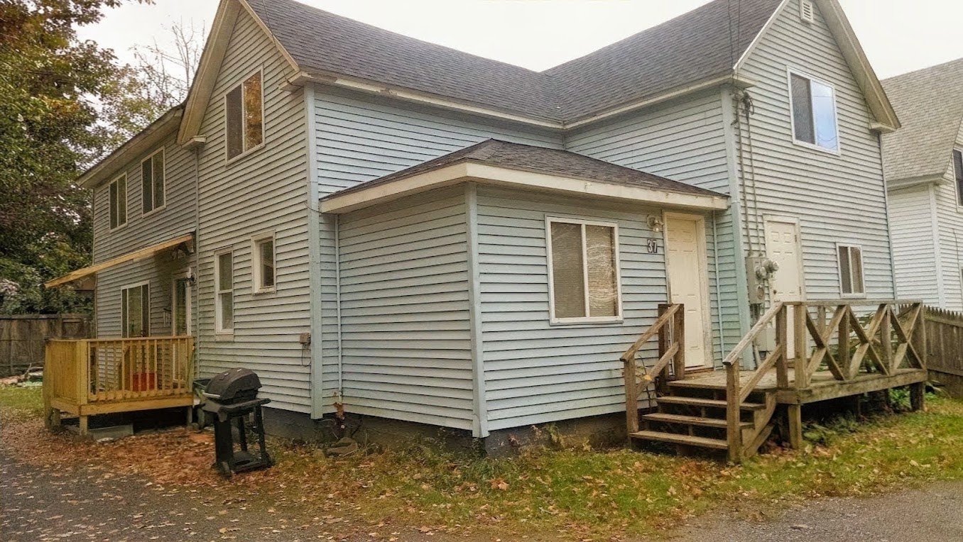 Milford Apartment: 37 County Road